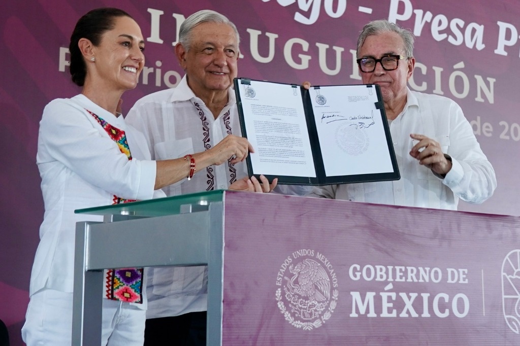 Expresan Amlo Y Sheinbam Apoyo A Rocha Moya Durante Visita A Sinaloa 1047html Amlo Sheinbaum Y Rocha Moyajpg 393html 6fcb8a10 Fda1 4237 A22d E8f2df97e950